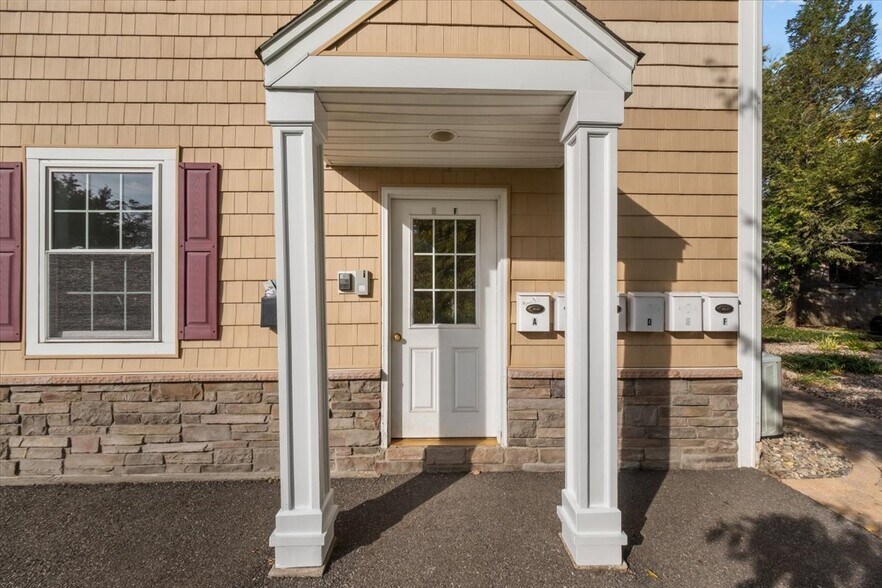 More Photos Of 10 Burnside Ave, Congers Apartments For Sale