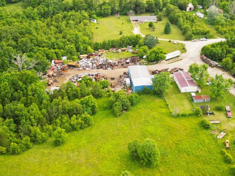 More Photos Of 1219 Private Road 1060, West Plains Recycling Center For Sale