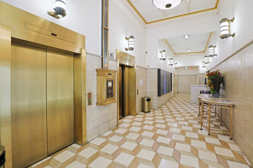 More Photos Of 127 E 9th St, Los Angeles Loft Creative Space For Lease