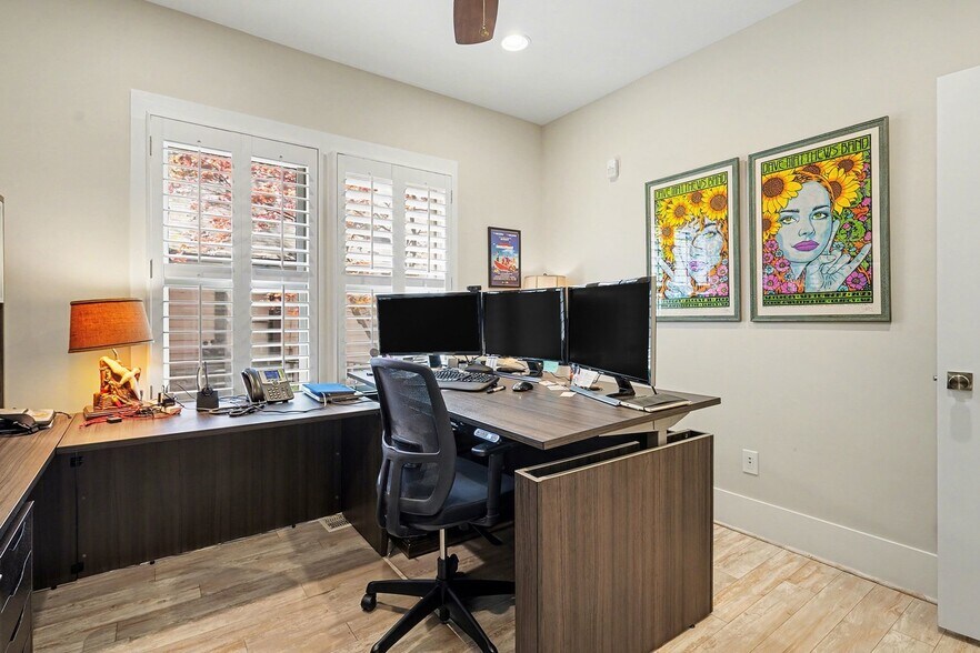 More Photos Of 117 E Maple St, Decatur Loft Creative Space For Sale