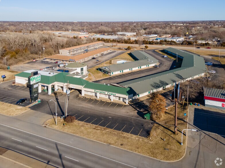 More Photos Of 3810 SW Topeka Blvd, Topeka Hotel For Sale