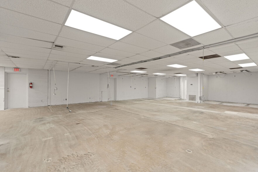 More Photos Of 90 Mary Esther Blvd, Mary Esther Freestanding For Lease