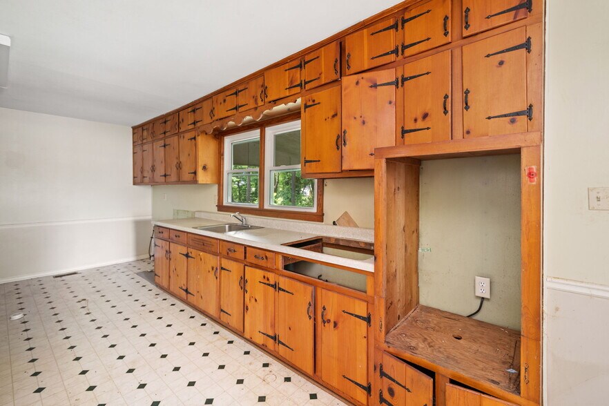 More Photos Of 3531 Cherokee St, Kennesaw Medical For Sale