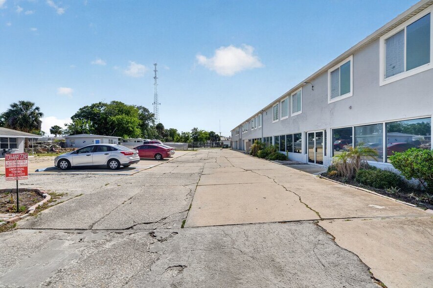 More Photos Of 468 Ridgewood Ave, Daytona Beach Light Distribution For Sale