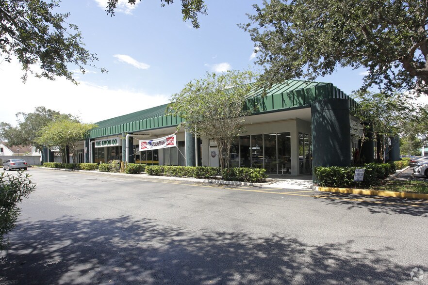 More Photos Of 10018-10146 W Oakland Park Blvd, Sunrise Storefront For Lease