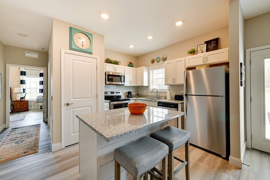 More Photos Of 4971 Veterans Memorial Hwy, Brownsville Multifamily For Sale