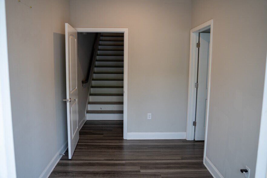 More Photos Of 132 Broadbent Way, Anderson Medical For Sale