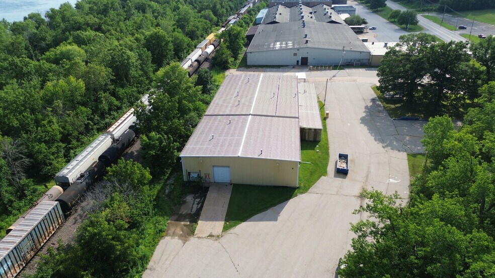More Photos Of 2900 Hwy 22, Muscatine Manufacturing For Sale
