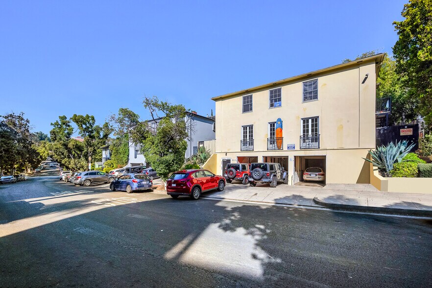 More Photos Of 512 Midvale Ave, Los Angeles Land For Sale