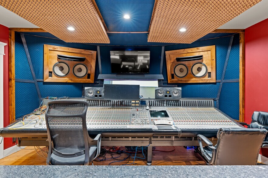 More Photos Of 2908 Epperly Dr, Del City Loft Creative Space For Sale