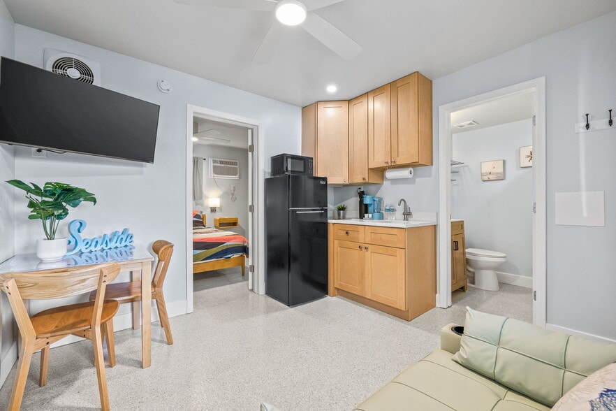 More Photos Of 12100 Gulf Blvd, Treasure Island Hotel For Sale