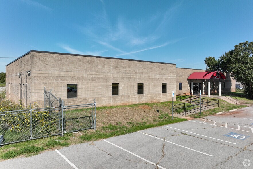 Primary Photo Of 621 N Morgan Rd, Oklahoma City Industrial For Lease