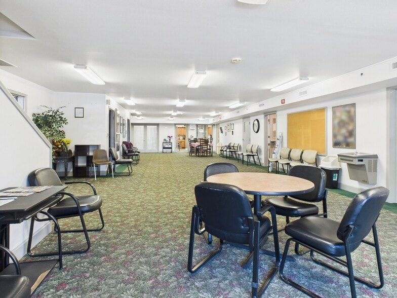 More Photos Of 118-120 NE 4th St, Mcminnville Office For Sale