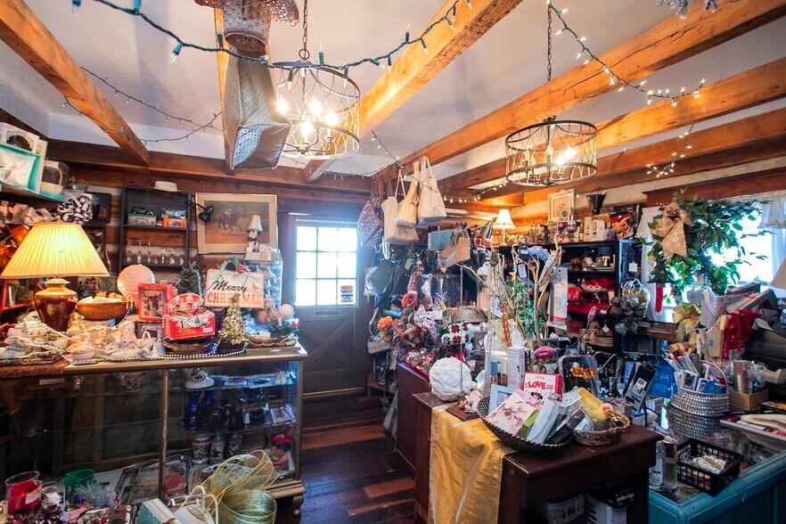 More Photos Of 1119 S Main St, Columbia Flex For Sale