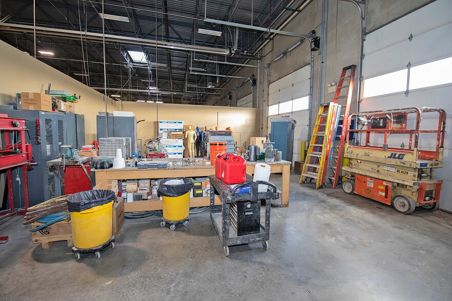 More Photos Of 1460 Overlook Dr, Lafayette Manufacturing For Lease