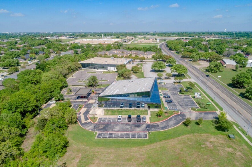 More Photos Of 1920 W Villa Maria Rd, Bryan Medical For Lease