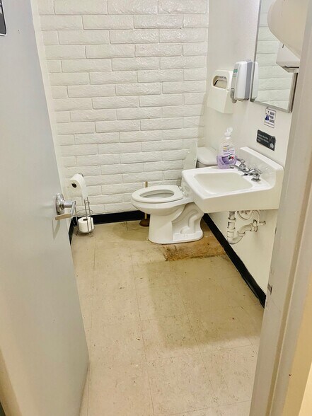 More Photos Of 4433 N 19th Ave, Phoenix Office For Lease