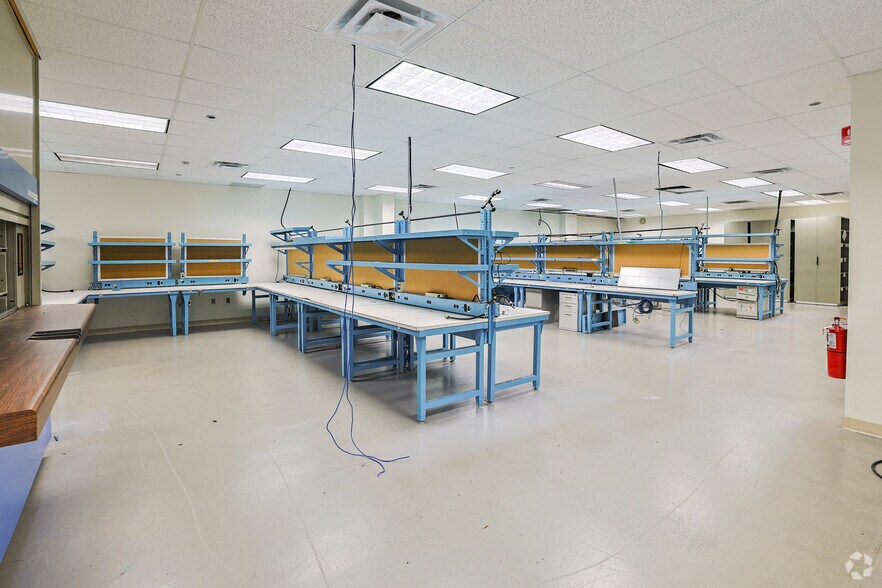 More Photos Of 1740 Golden Mile Hwy, Monroeville Research And Development For Lease