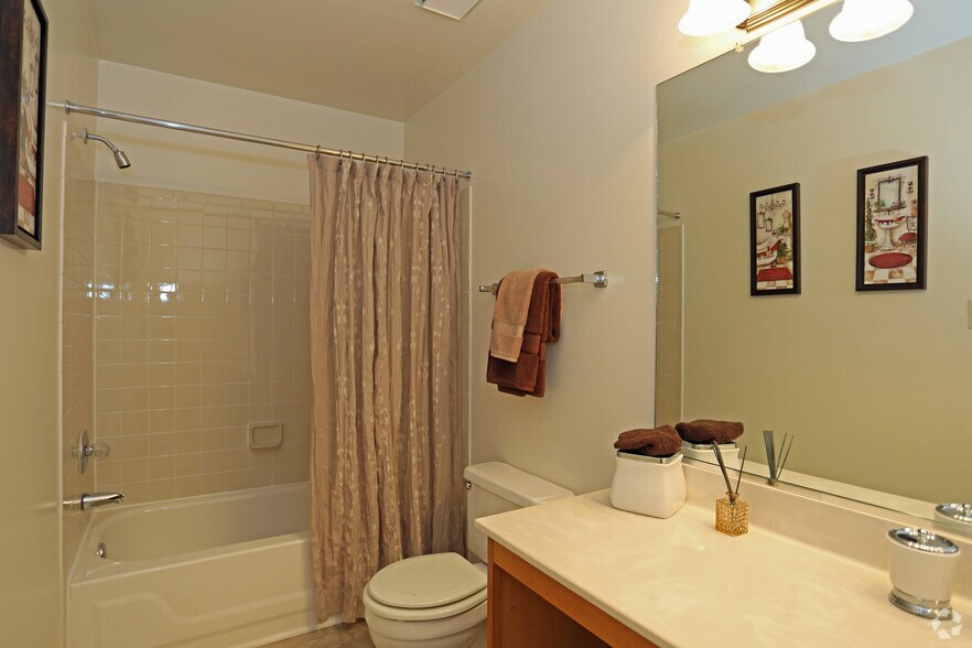 More Photos Of 3001 Reflections Way, Virginia Beach Apartments For Sale