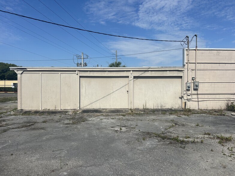 More Photos Of 2413 Crill Ave, Palatka Office For Sale
