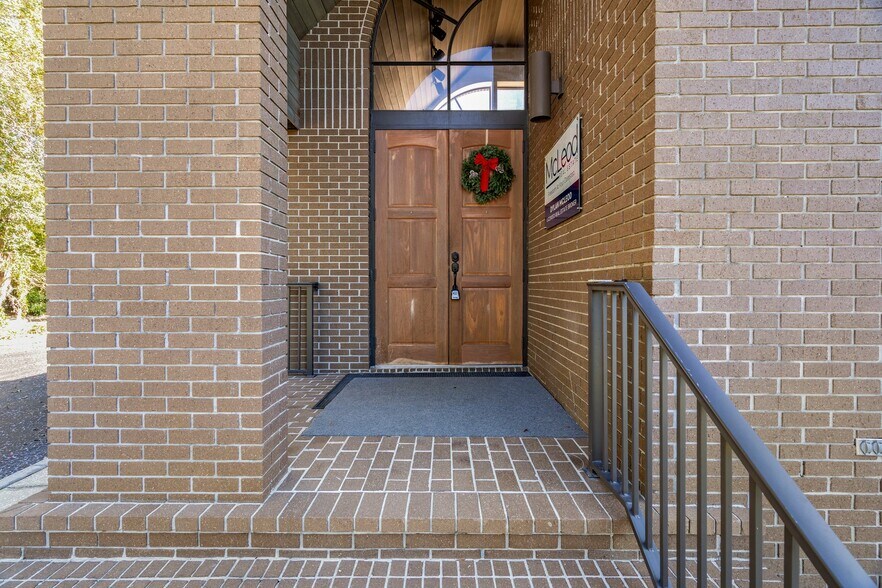 More Photos Of 315 Howell Ave, Brooksville Loft Creative Space For Sale
