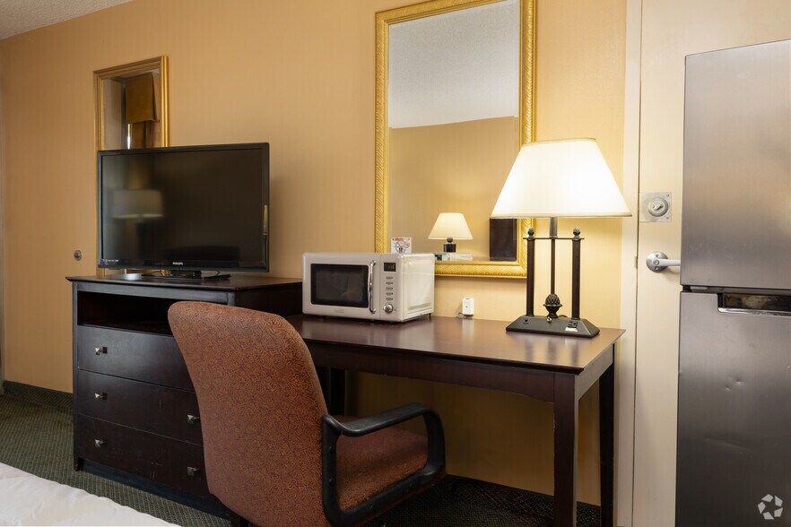 More Photos Of 1399 Bench Rd, Pocatello Hotel For Sale
