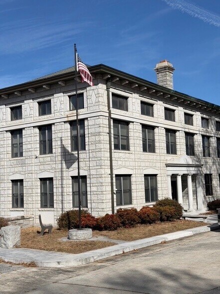 More Photos Of 151 Granite Quarry Trl, Mount Airy Office For Lease