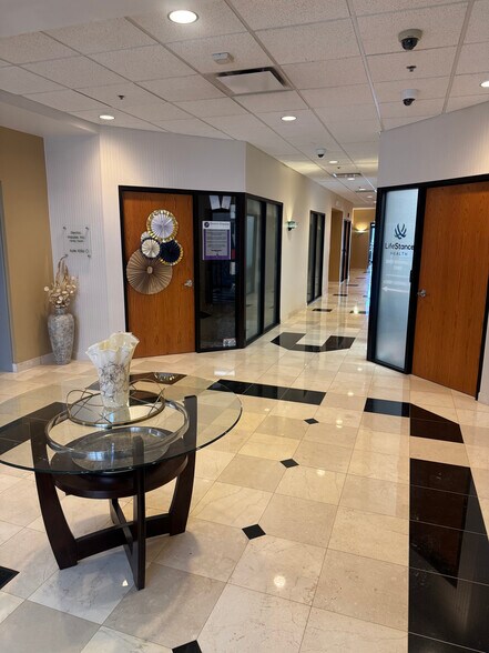 More Photos Of 822 Kumho Dr, Fairlawn Medical For Sale