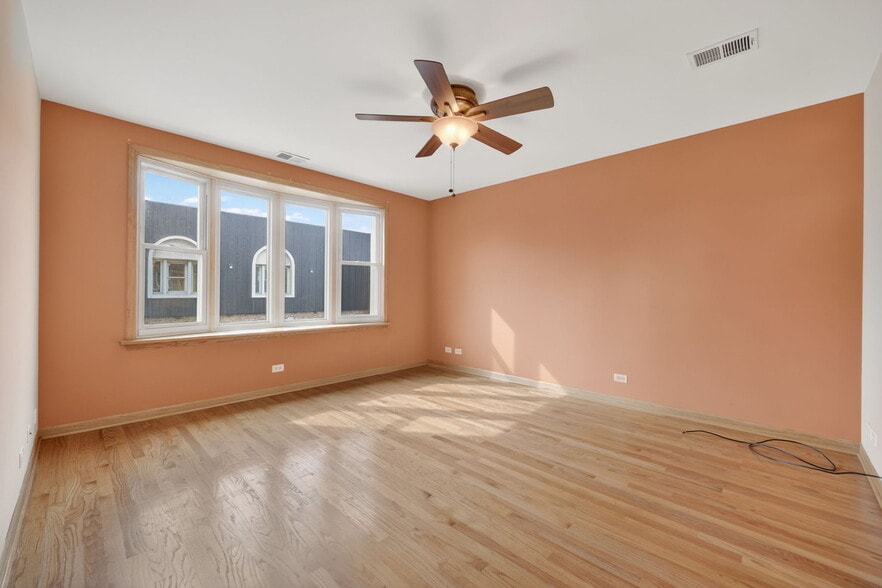 More Photos Of 4369 N Elston Ave, Chicago Specialty For Sale
