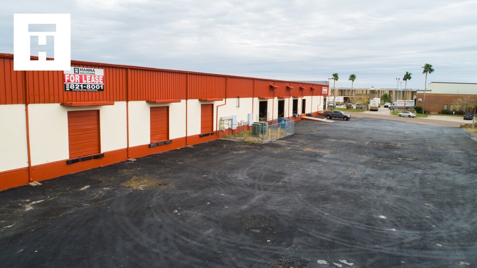 More Photos Of 301 Hanmore Industrial Pky, Harlingen Warehouse For Sale
