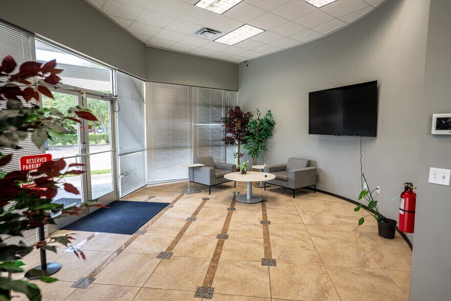 More Photos Of 15310 Park Row, Houston Office For Sale