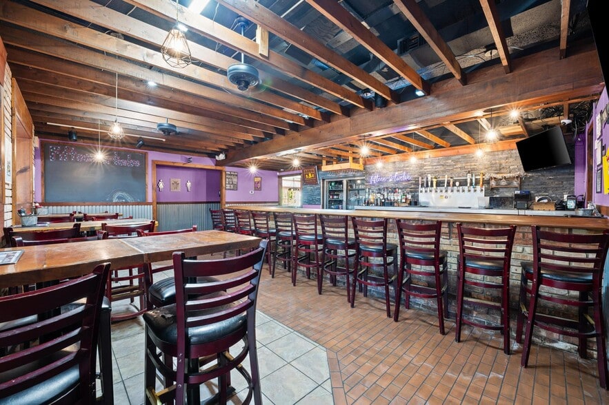 More Photos Of 15212 N Red Bud Trl, Buchanan General Retail For Sale