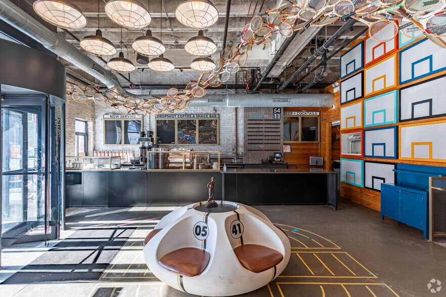 More Photos Of 312 W Chestnut St, Chicago Hotel For Lease