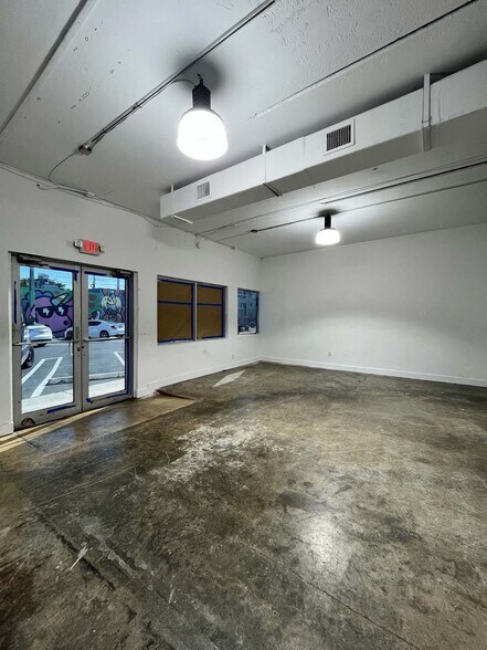 More Photos Of 219 NW 20th St, Miami Freestanding For Lease