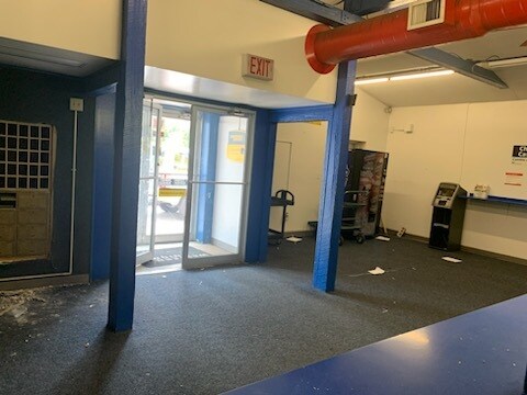 More Photos Of 185 Whalley Ave, New Haven Freestanding For Sale