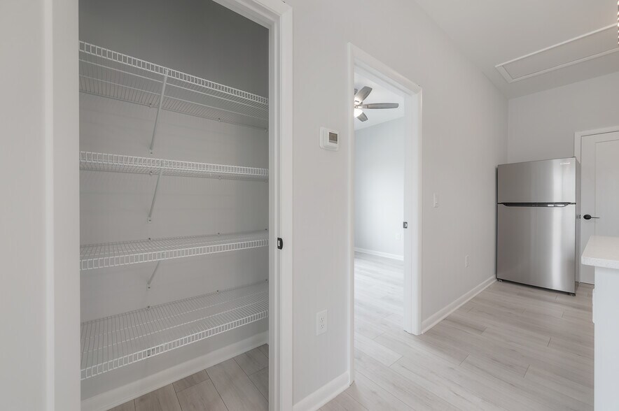 More Photos Of 3921 State St, Tampa Specialty For Sale