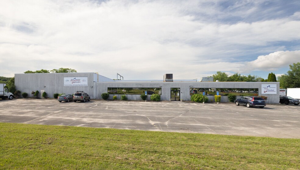 More Photos Of 74 Spring St, Southington Manufacturing For Lease