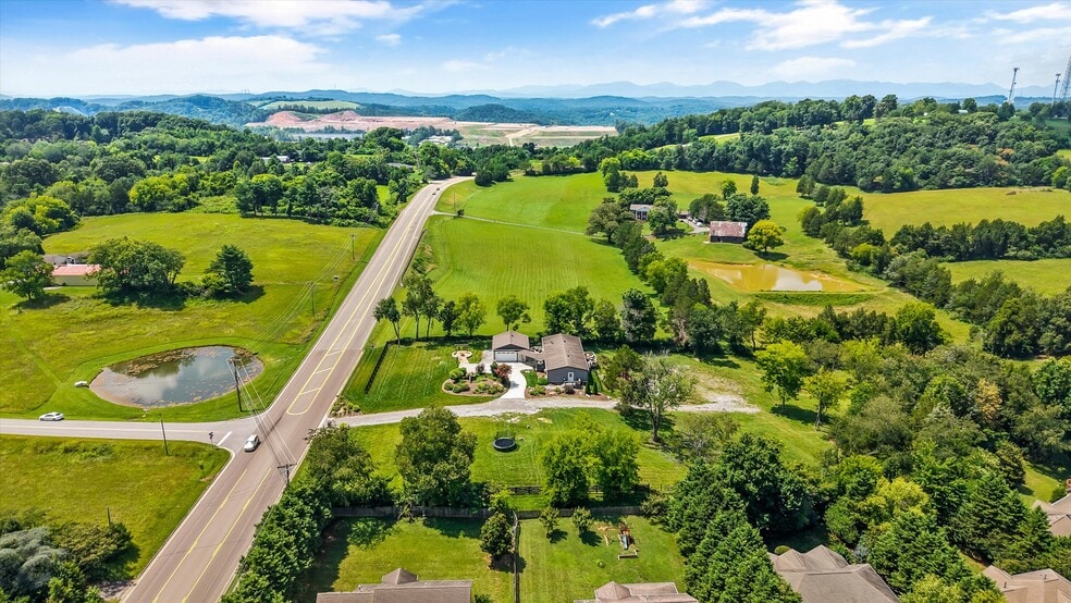 More Photos Of 400 N Watt Rd, Knoxville Land For Sale