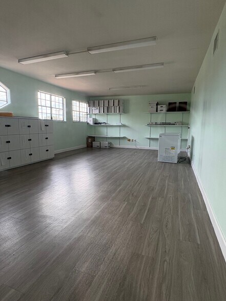 More Photos Of 6105 Memorial Hwy, Tampa Office For Lease