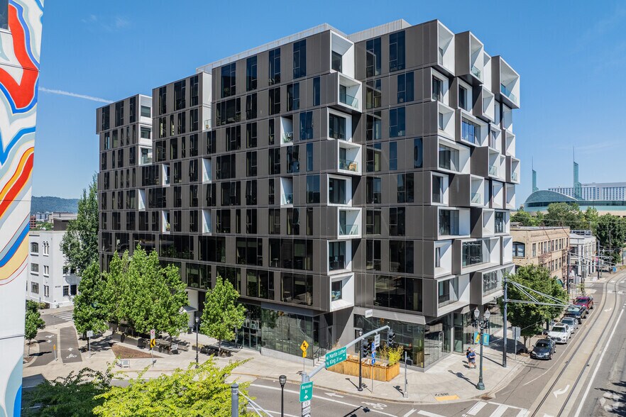 Primary Photo Of 329 NE Couch St, Portland Coworking Space