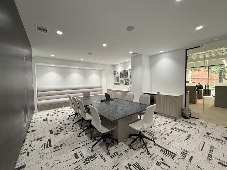 More Photos Of 1240 Blalock Rd, Houston Medical For Lease