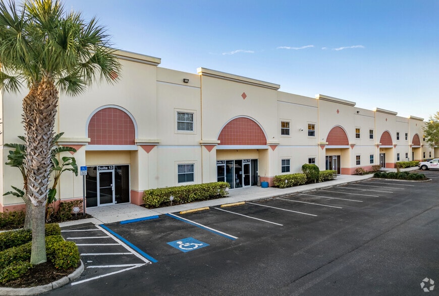 Primary Photo Of 6301 Porter Rd, Sarasota Service For Lease