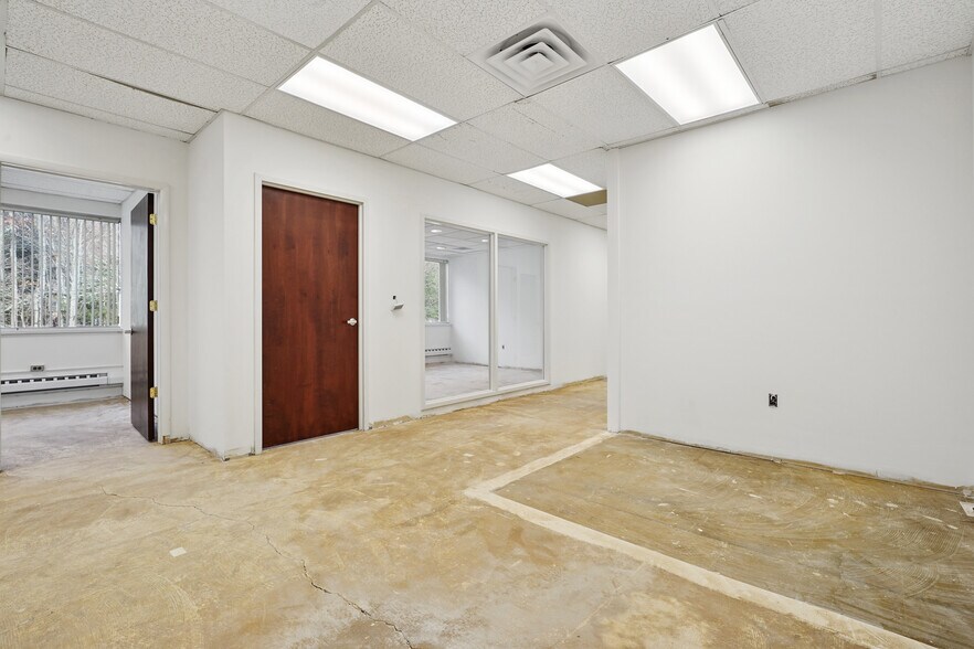 More Photos Of 2740 State Route 10 W, Parsippany Office For Sale