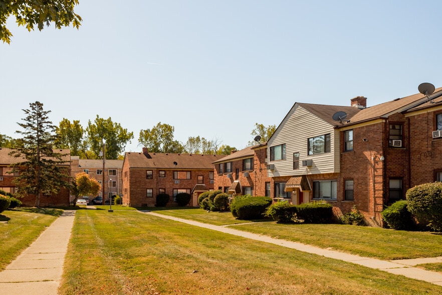 More Photos Of 12850 Dolphin St, Detroit Apartments For Sale