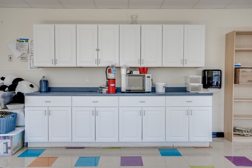 More Photos Of 443 W Lowell Ave, Haverhill Office For Lease