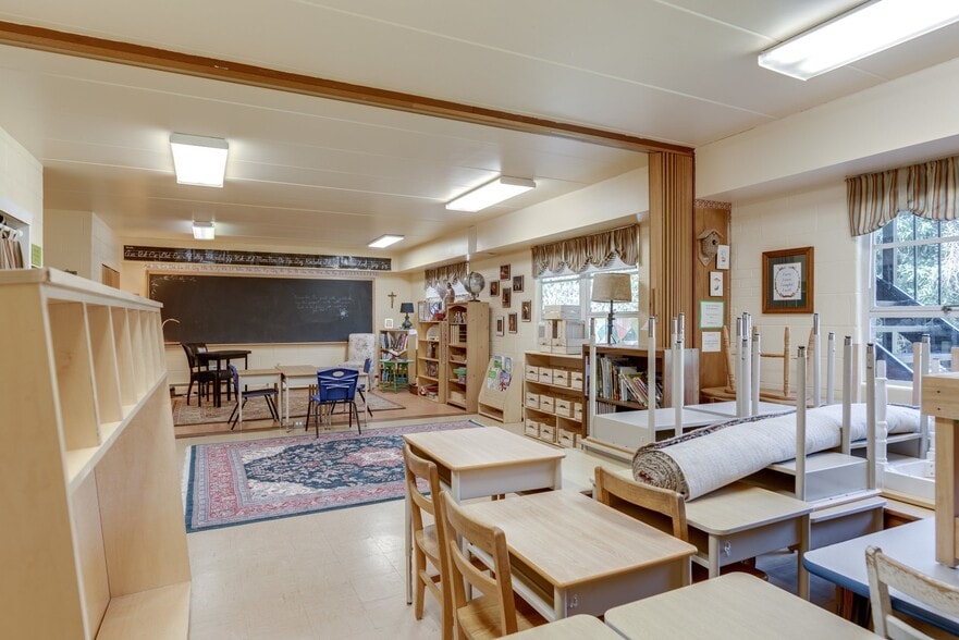 More Photos Of 37018 Glendale St, Purcellville Religious Facility For Lease