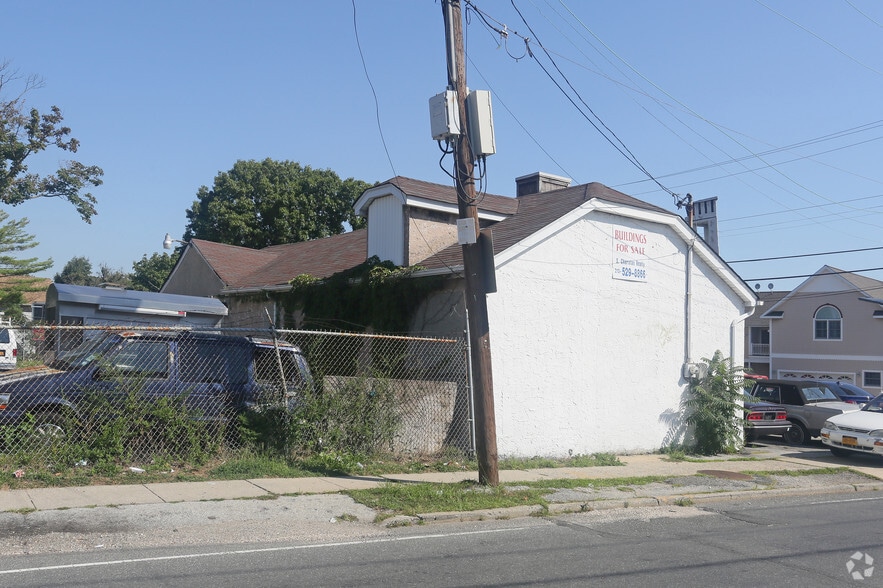 More Photos Of 223 Rockaway Tpke, Lawrence Service Station For Lease