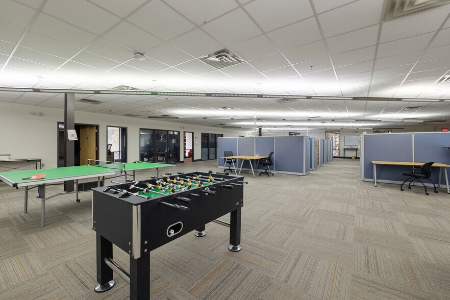 More Photos Of 3401 Gresham Lake Rd, Raleigh Distribution For Lease