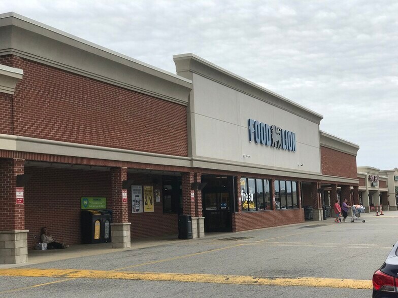 More Photos Of 330-342 N Eastern Blvd, Fayetteville Unknown For Lease