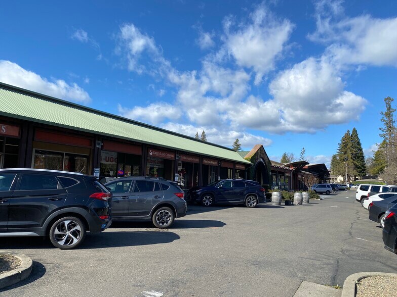 More Photos Of 435 Center St, Healdsburg Unknown For Lease